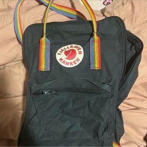 black & rainbow fjallraven kankan bag!